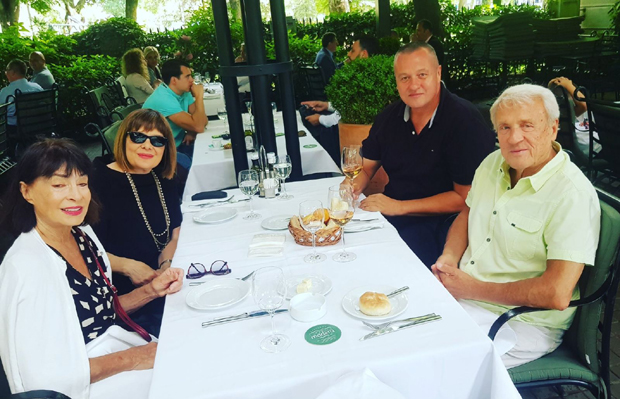 Шпијунка: Маја на кафи са кнегињом